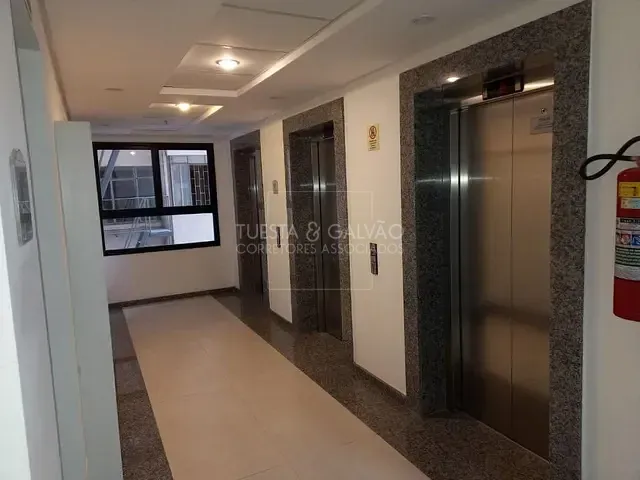 Sala com 21m², à venda, no bairro Centro em Curitiba
