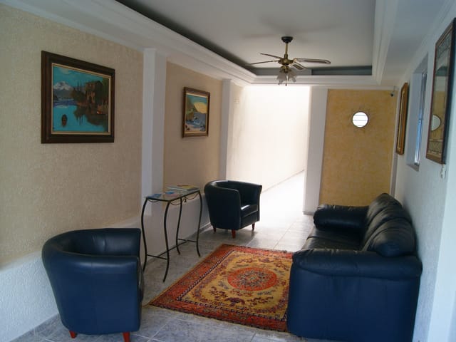 Foto do Sala - Sala térreo com 15 m² para locação por R$ 1.200/mês + Cond. R$ 350 - Tatuapé - São Paulo/SP | Acharimóvel.net