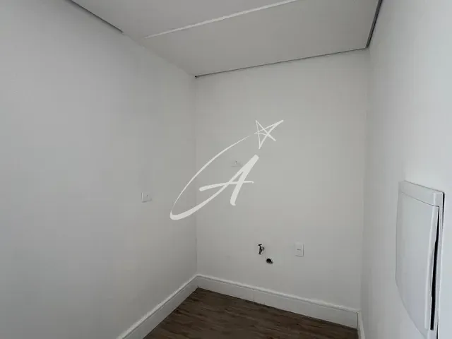 Sala com 36m², para alugar, no bairro Vila Regente Feijó em São Paulo