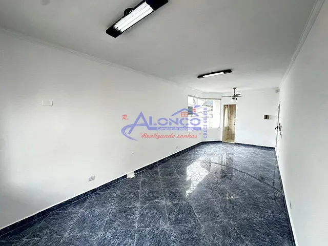 Sala à venda ou para alugar, no bairro Centro em Jacareí