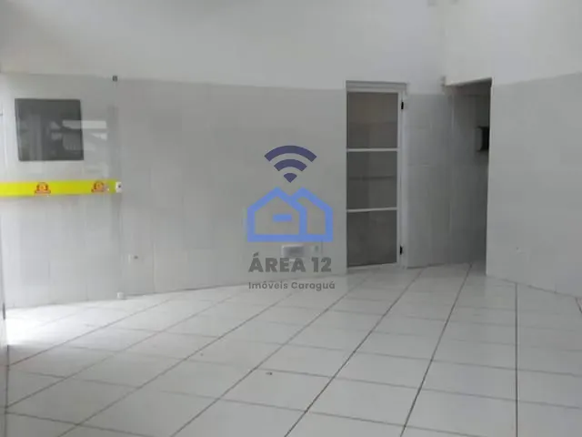 Ponto com 400m², à venda, no bairro Centro em Caraguatatuba