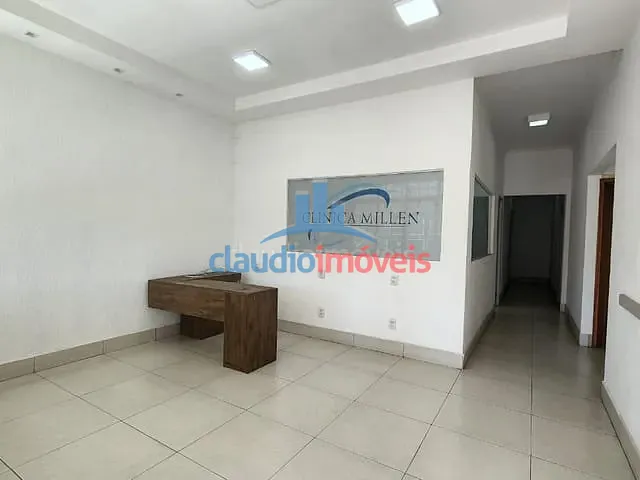 Sala com 560m², para alugar, no bairro Centro em Barra Mansa