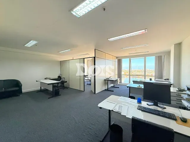 Sala à venda, no bairro Centro em Vitória