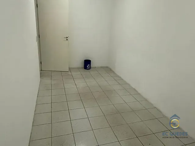 Sala à venda ou para alugar, no bairro Madureira em Rio de Janeiro