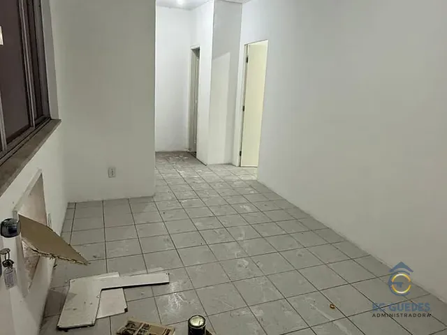 Sala à venda ou para alugar, no bairro Madureira em Rio de Janeiro