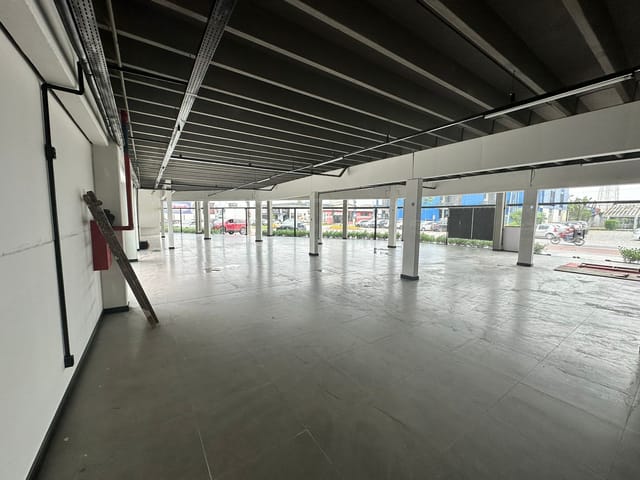 Sala com 250m², para alugar, no bairro São João em Itajaí