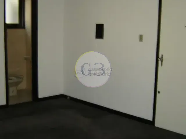 Sala à venda, no bairro Centro em Pelotas