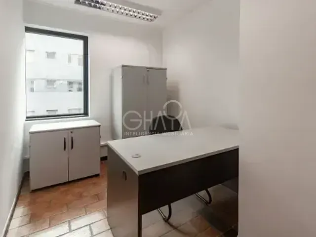 Sala à venda, no bairro Moema em São Paulo