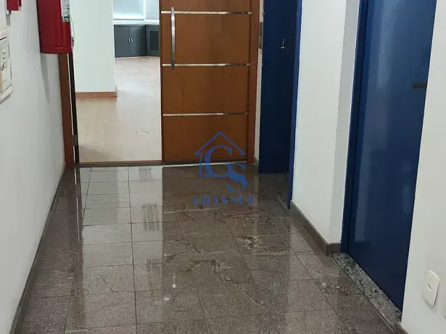 Sala à venda, no bairro Vila Madalena em São Paulo