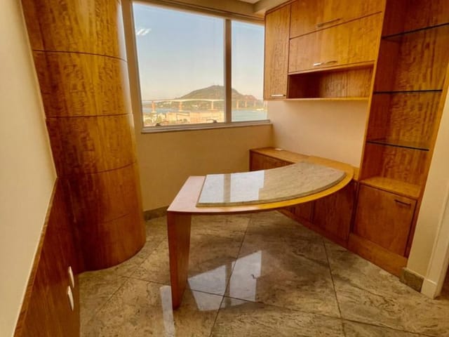 Sala para alugar, no bairro Enseada do Suá em Vitória