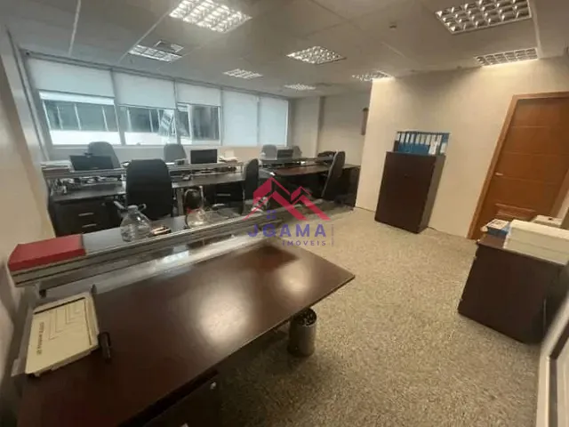 Sala à venda, no bairro Vila Andrade em São Paulo