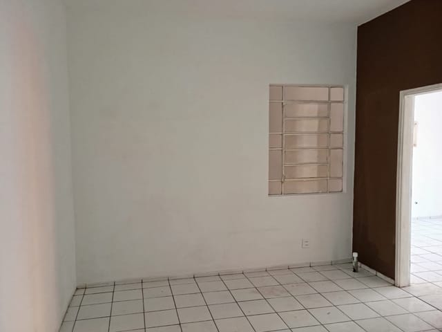 Sala para alugar, no bairro Centro em Londrina