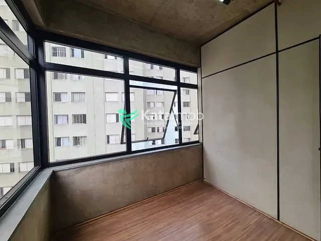 Sala à venda ou para alugar, no bairro Parque Imperial em São Paulo