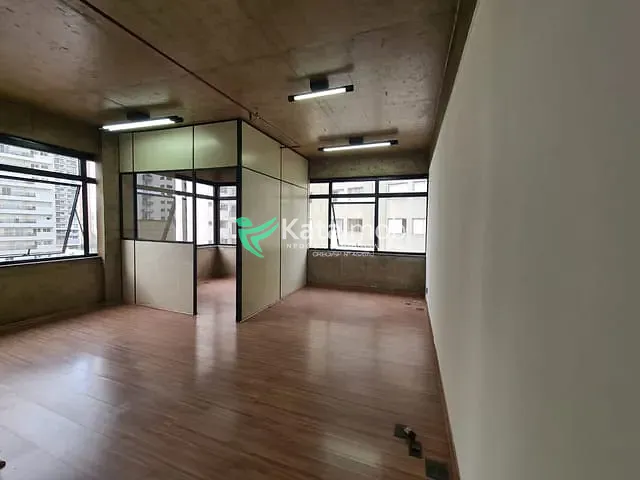 Sala à venda ou para alugar, no bairro Parque Imperial em São Paulo