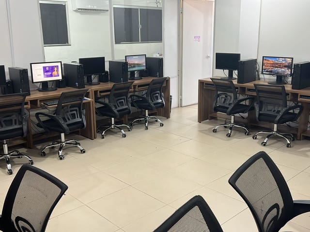 Sala para alugar, no bairro Jardim Luz em Aparecida de Goiânia