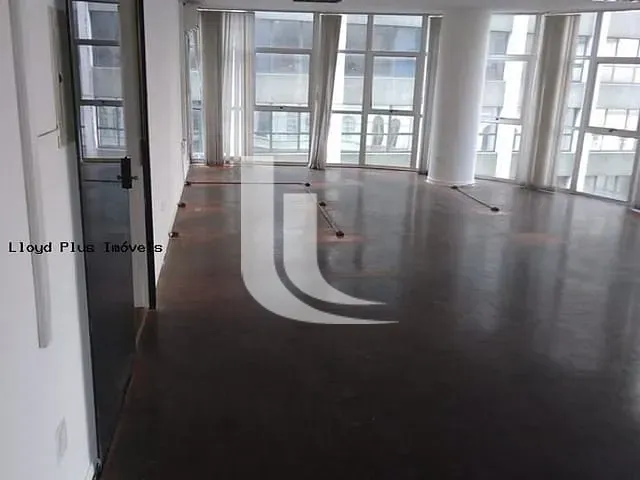 Sala à venda ou para alugar, no bairro Sé em São Paulo