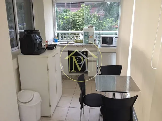 Sala à venda, no bairro Vila Hamburguesa em São Paulo