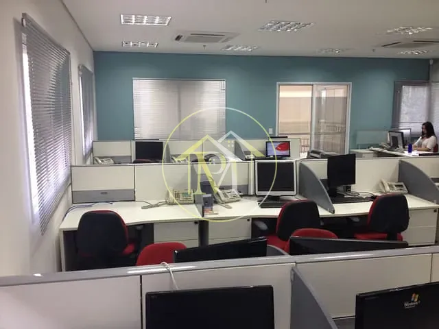 Sala à venda, no bairro Vila Hamburguesa em São Paulo