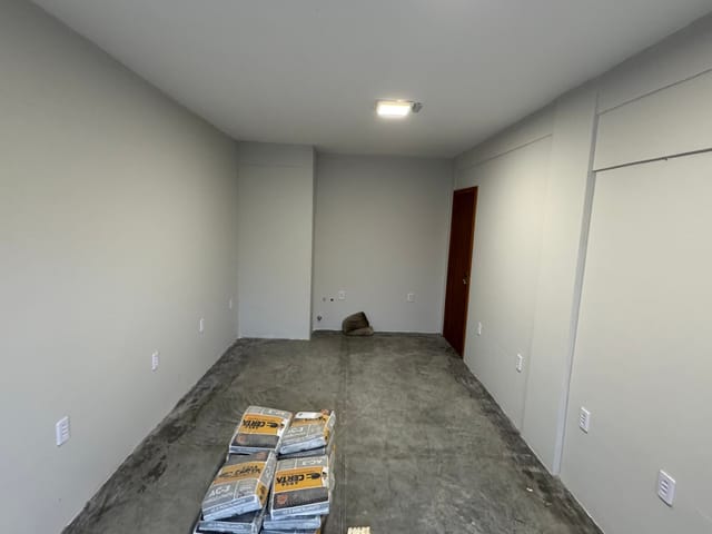Sala com 20m², para alugar, no bairro São João do Rio Vermelho em Florianópolis