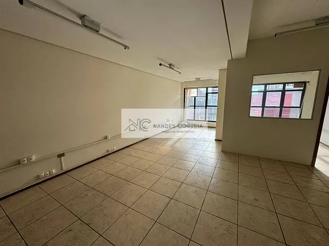 Sala com 244m², para alugar, no bairro Vitória em Londrina