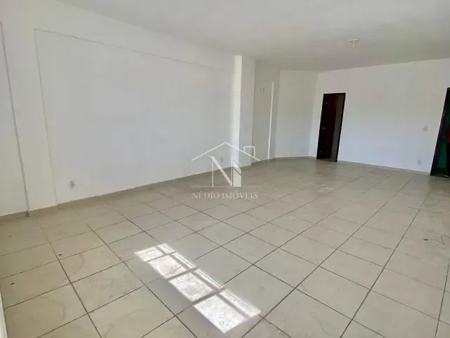 Sala para alugar, no bairro Centro em Maricá