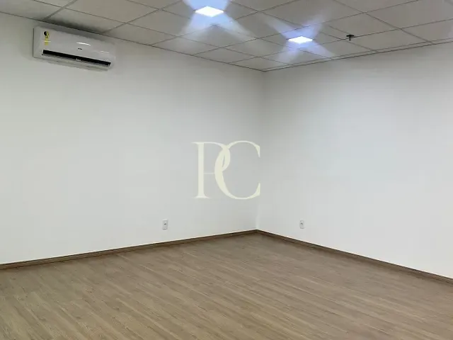 Sala com 32m², para alugar, no bairro Santo Amaro em São Paulo