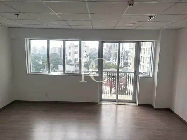 Sala com 32m², para alugar, no bairro Santo Amaro em São Paulo