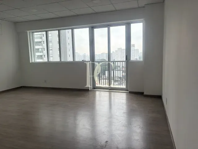 Sala com 32m², para alugar, no bairro Santo Amaro em São Paulo