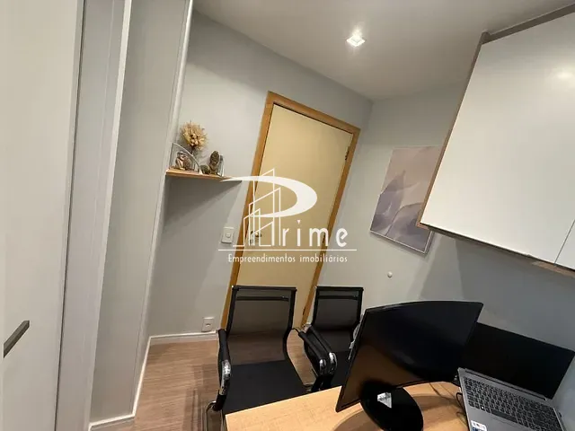 Sala à venda, no bairro Centro em Niterói