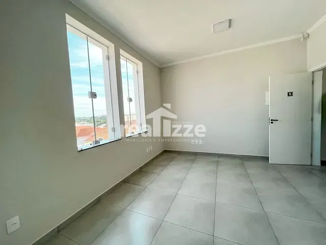 Sala com 17m², para alugar, no bairro Centro em Itapira