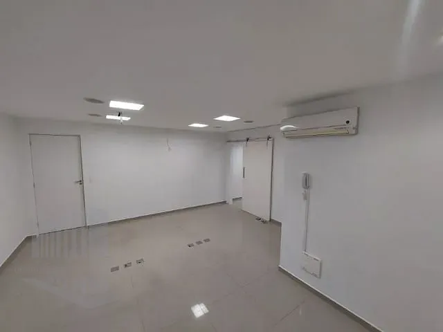 Sala para alugar, no bairro Vila Olímpia em São Paulo