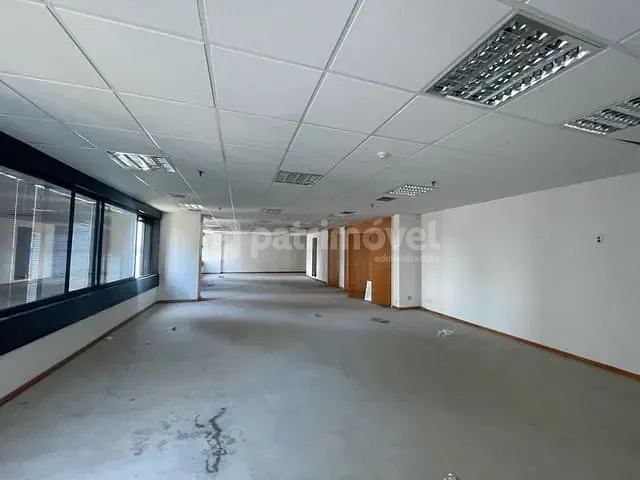Sala com 138m², para alugar, no bairro Centro em Rio de Janeiro
