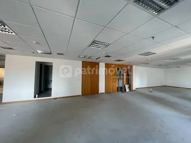 Sala com 138m², para alugar, no bairro Centro em Rio de Janeiro