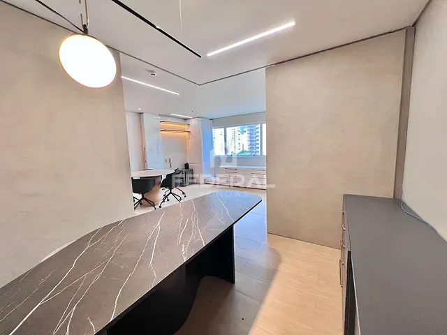 Sala com 45m², à venda, no bairro Setor Bueno em Goiânia