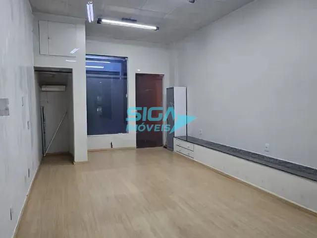 Ponto com 30m², para alugar, no bairro Centro em Pouso Alegre