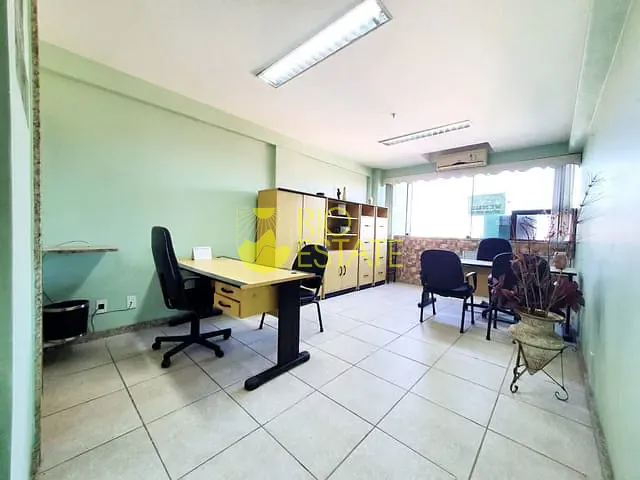 Sala com 74m² 1 quarto e 1 banheiro, à venda, no bairro Aterrado em Volta Redonda
