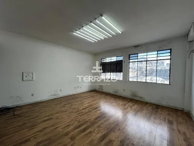 Sala com 180m², para alugar, no bairro Centro em Volta Redonda