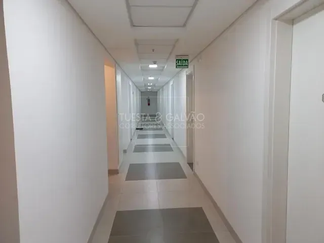 Sala com 32m², à venda, no bairro Centro em Curitiba