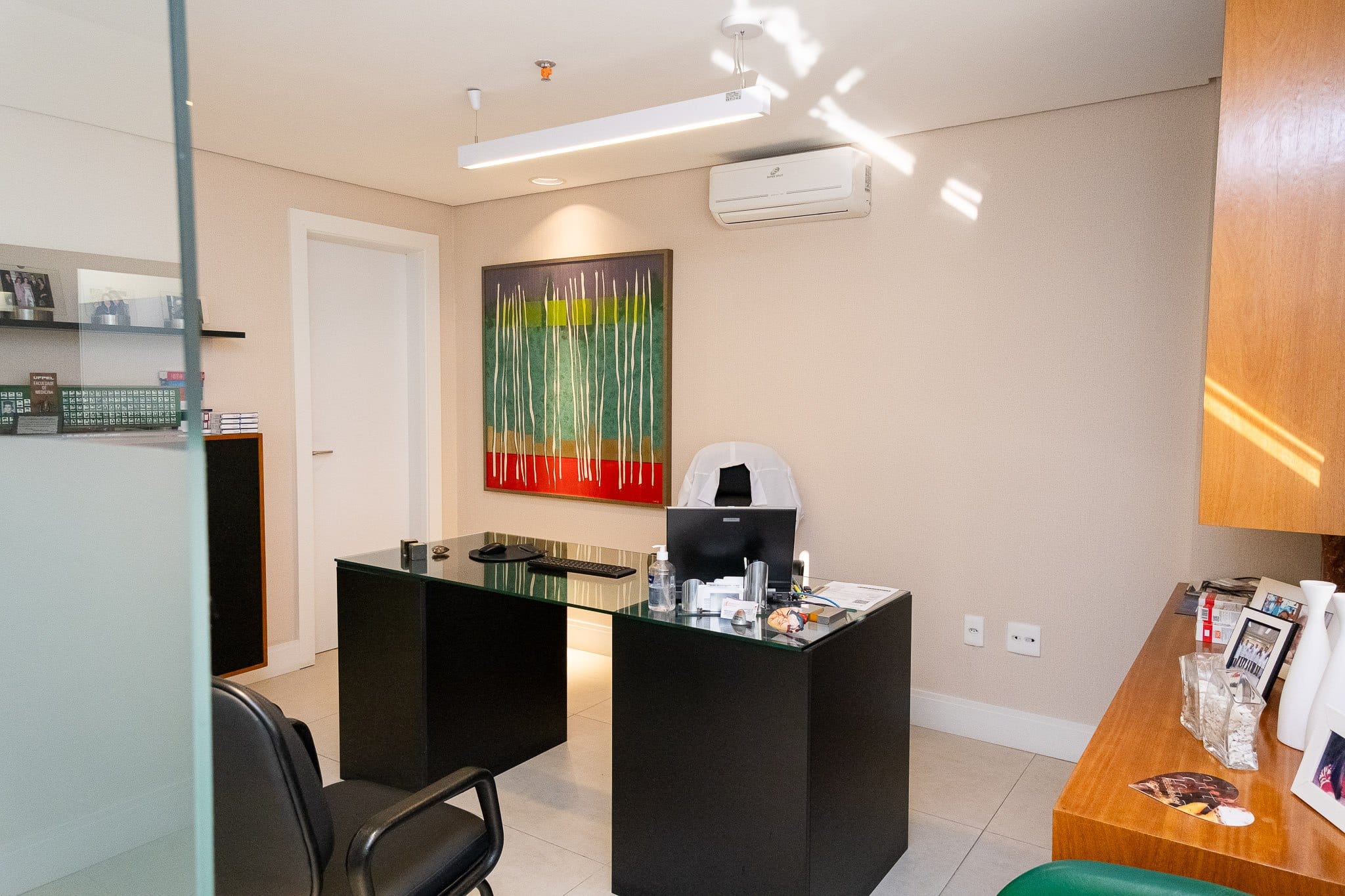 Sala comercial à venda, Três Vendas, Pelotas – 100m², 4 salas, 2 banheiros, elevador, semi-mobiliada. Agende sua visita com a UP Imóveis! - 18
