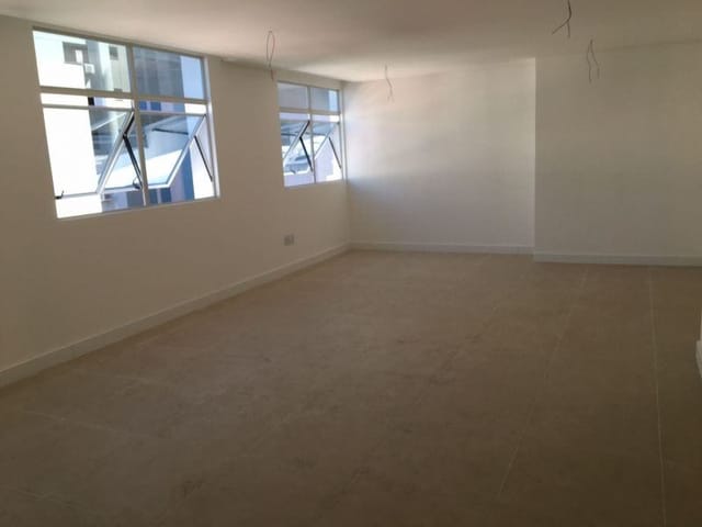Sala com 32m², para alugar, no bairro Centro em Florianópolis