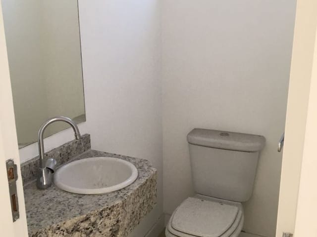 Sala com 32m², para alugar, no bairro Centro em Florianópolis