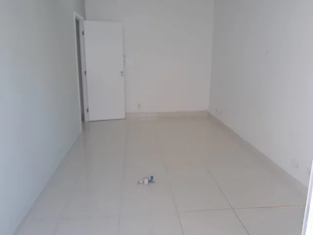 Sala à venda, no bairro Vila Gilda em Santo André