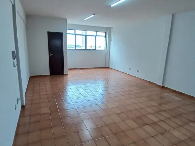 Sala para alugar, no bairro Centro em Apucarana
