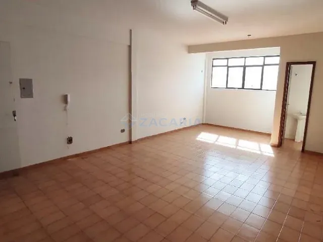 Sala para alugar, no bairro Centro em Apucarana