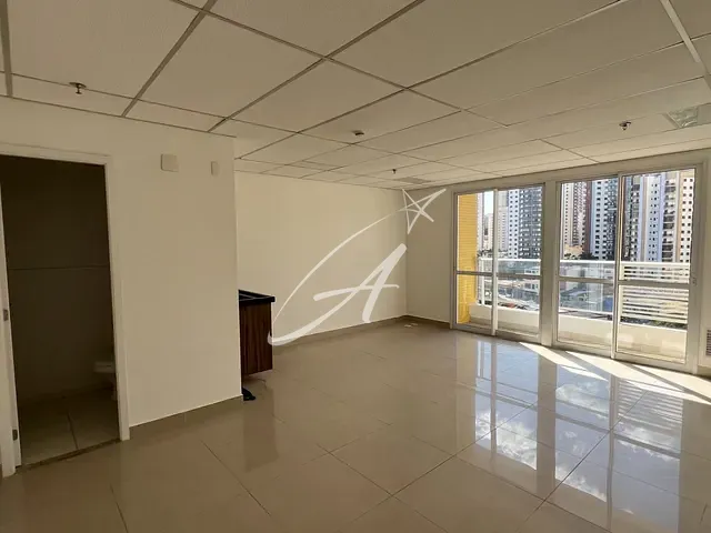 Sala com 38m², para alugar, no bairro Vila Regente Feijó em São Paulo