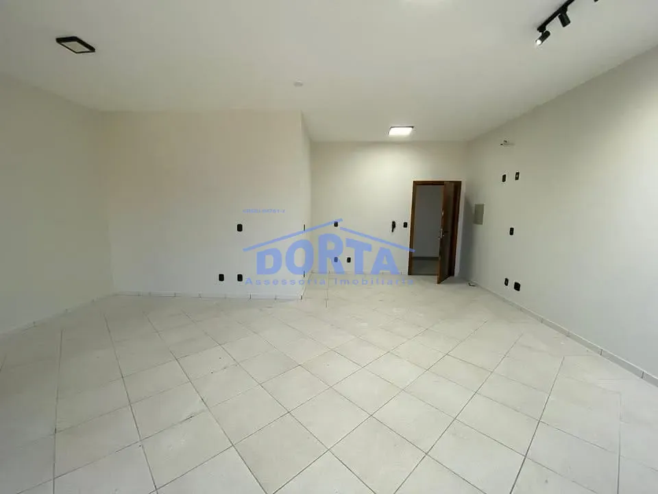 Sala Comercial na Avenida Garibaldi - Vila A