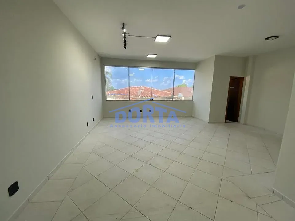 Sala Comercial na Avenida Garibaldi - Vila A