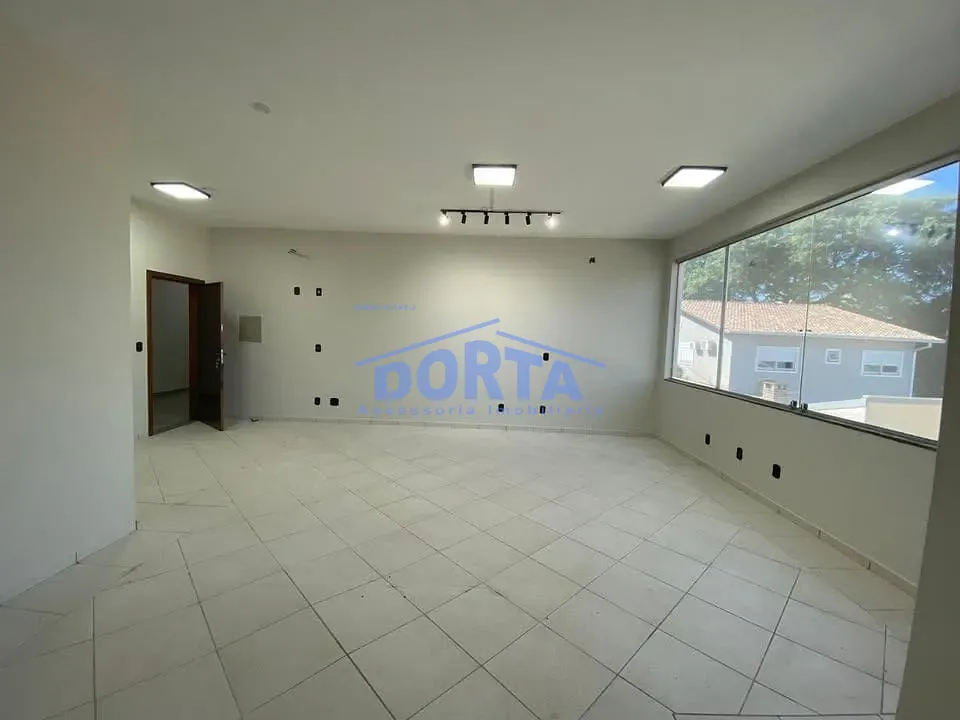 Sala Comercial na Avenida Garibaldi - Vila A