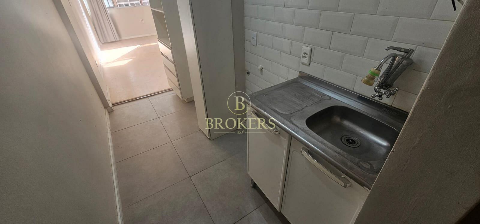 Sala a venda, Rua Visconde de Pirajá - Ipanema. Sala com 32m² Melhor trecho da rua.