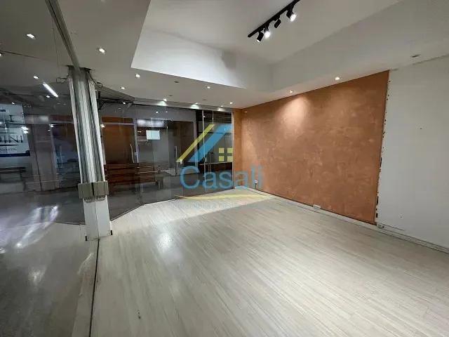Sala com 22m², à venda ou para alugar, no bairro Centro em São Roque